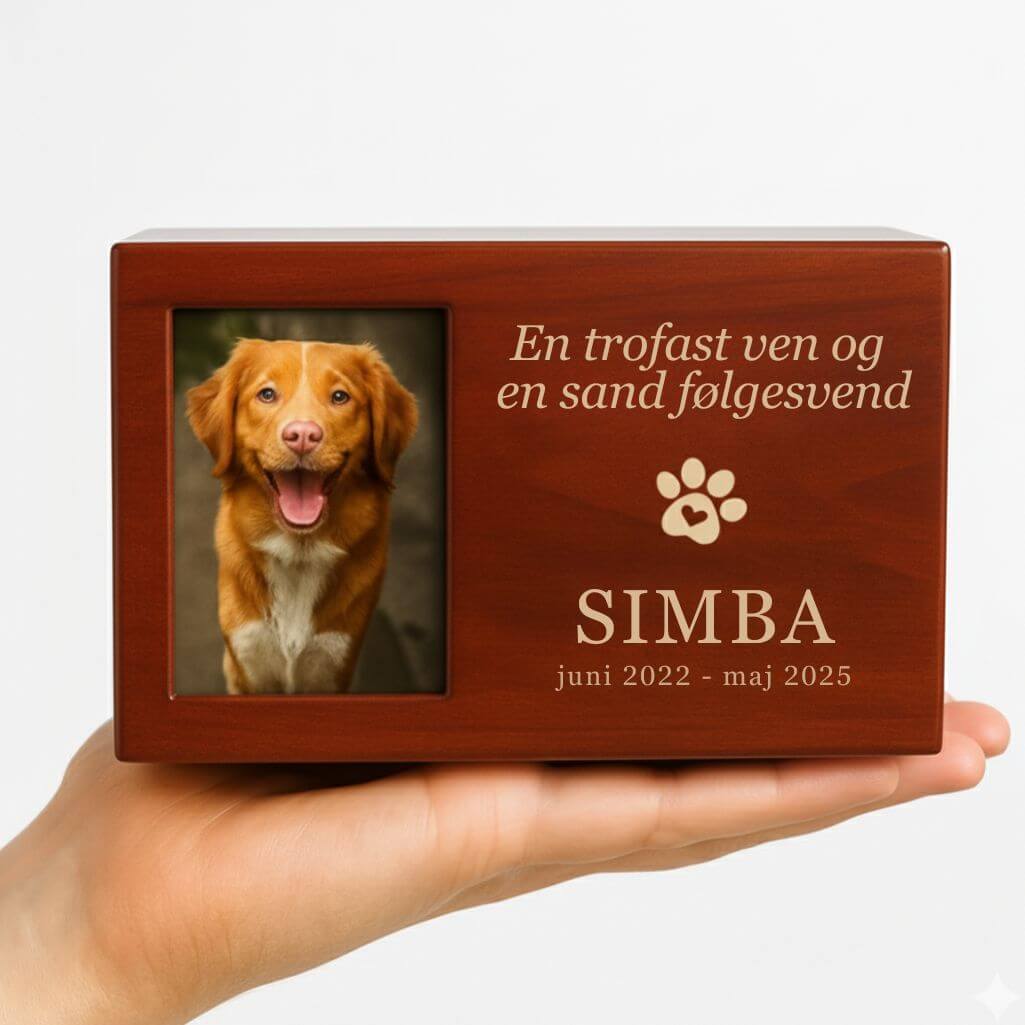 Tilpasset hundeurneæske i træ med foto - Indgraveret mindeæske til aske med navn, datoer og hyldest